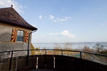 Château de Vaumarcus - Donjon et vue sur le lac